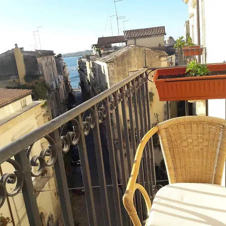 Elegante Appartamento In Palazzo Storico Ortigia Syracuse Exterior photo