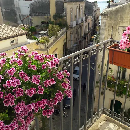 Elegante Appartamento In Palazzo Storico Ortigia Syracuse Exterior photo